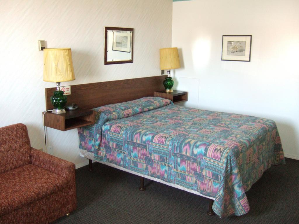 Wild Rose Inn Vegreville Ngoại thất bức ảnh